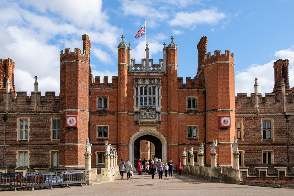 AGTO - Eastern Branch Visit To Hampton Court